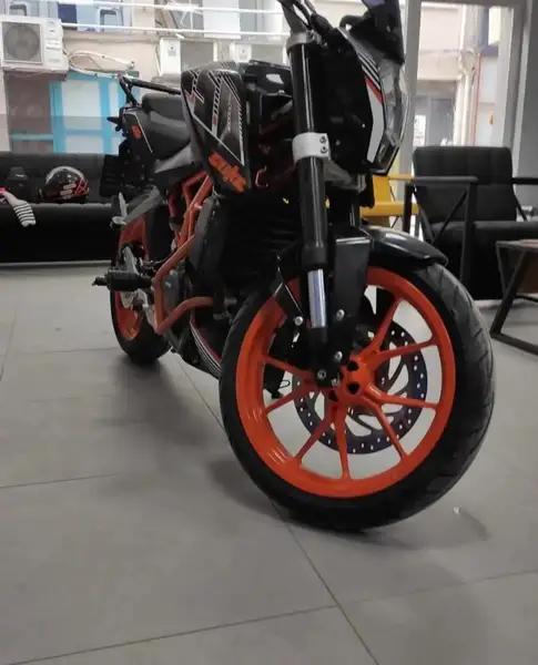 Motosiklet detay – ön teker ve fren